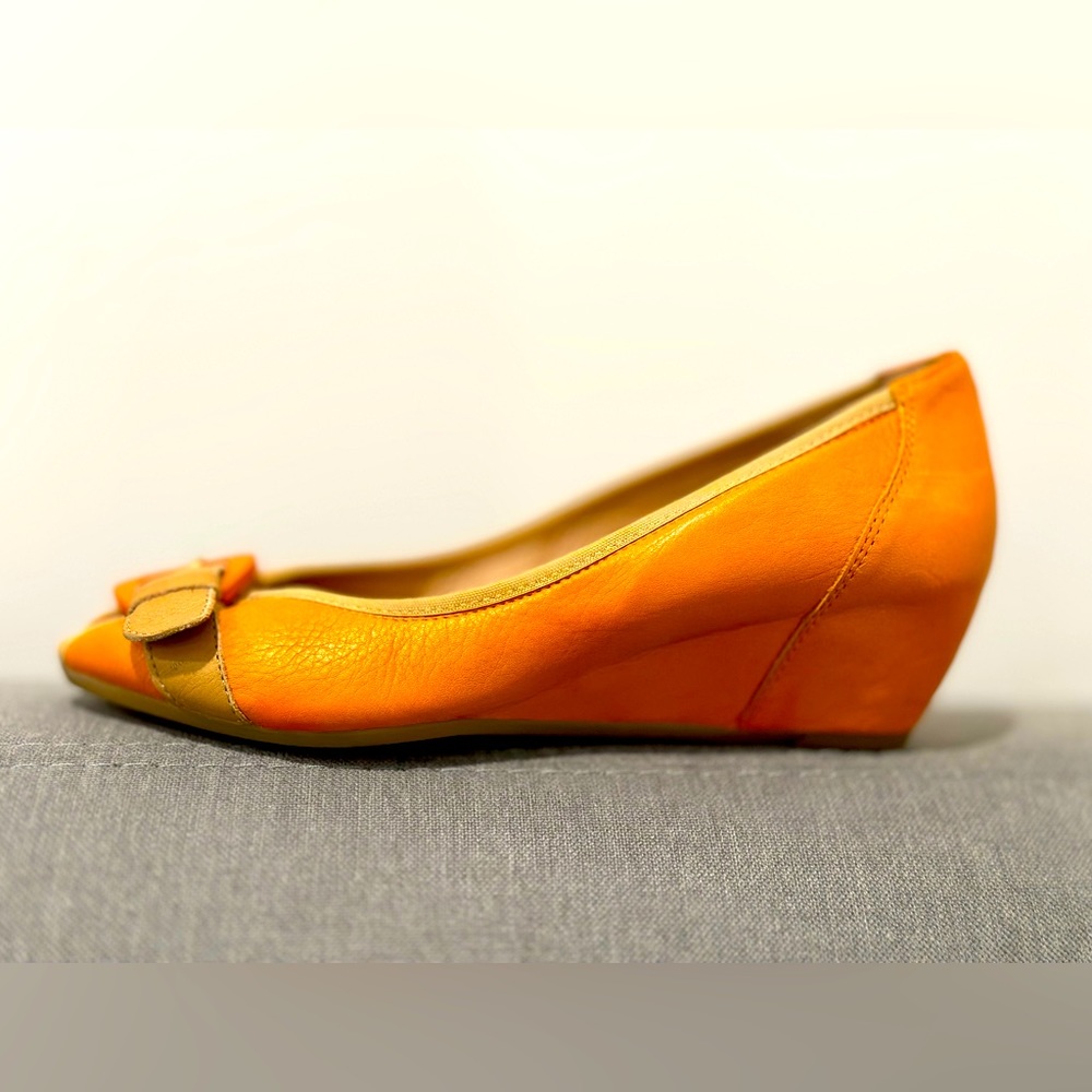 Milano leather wedge heel with peep toe
